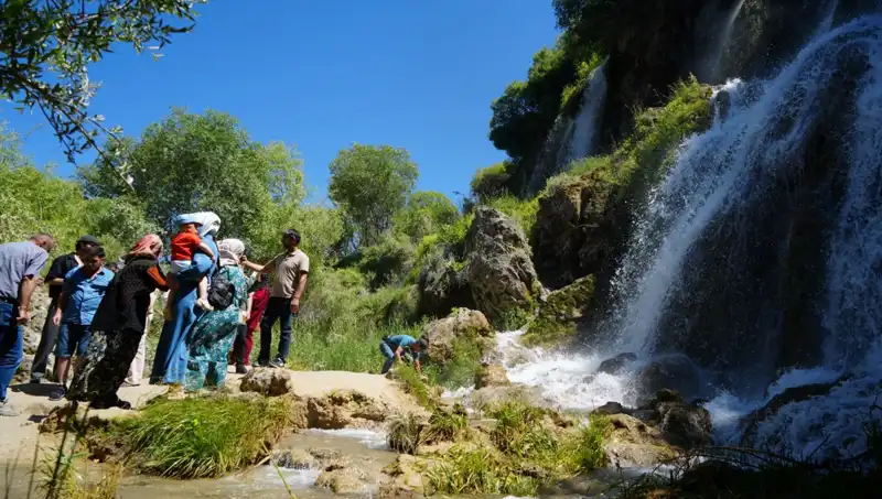 Sıcaktan Bunalanlar Kent Dışında Cennet Gibi Bir Kaçış Arıyor