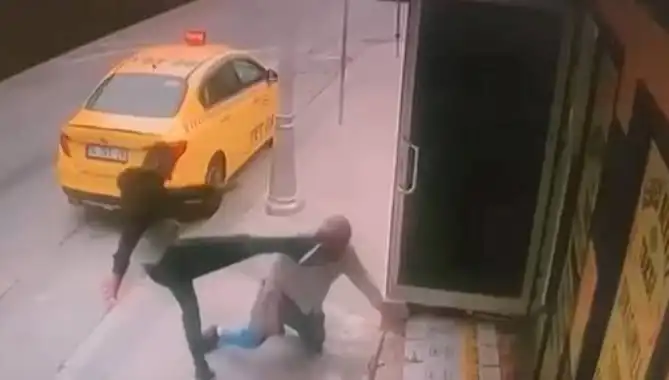 Duyulmamış Bir Olay: Taksi Durağında Oğul-İkili Hesaplaşma