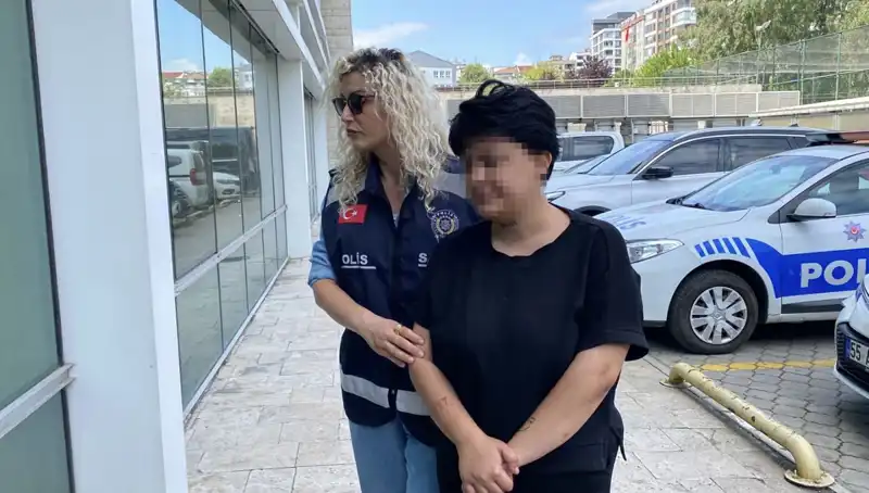 Şok Edici Olay: Genç Kız Annesini 11 Yerinden Bıçakladı
