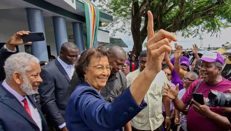 Surinam Tarihine Geçen İlk Kadın Devlet Başkanı Seçimi