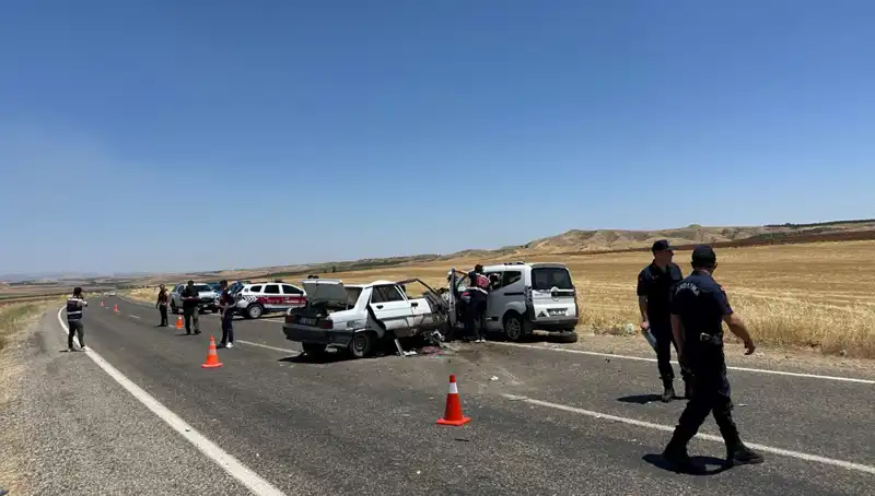 Adıyaman'da Korkunç Trafik Kazası: 4 Kişi Hayatını Kaybetti