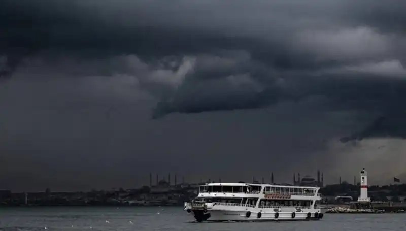 İstanbul ve Diğer İllerde Sağanak Yağış Alarmı: Meteoroloji Uyardı