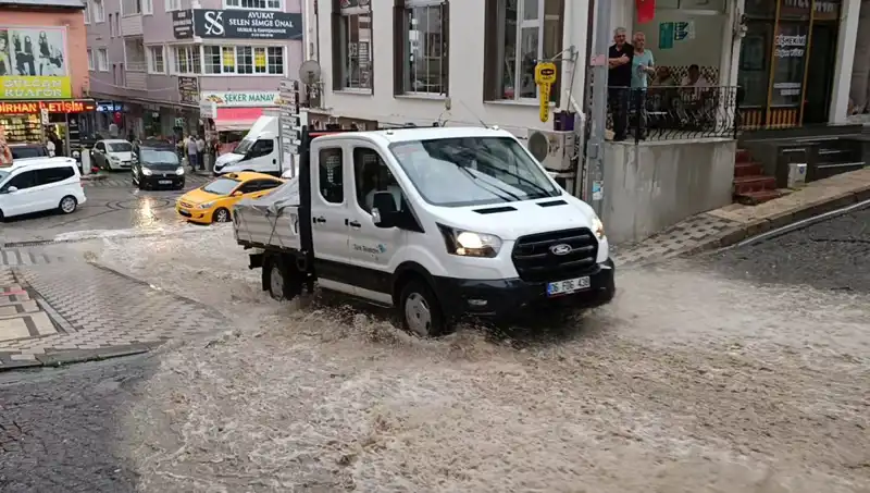 10 Dakikalık Sağanakla Gelen Felaket: Su Baskınları Şehri Vurdu!