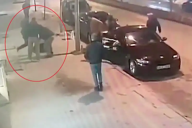 Bacak Kıran Park Yeri Kavgası: Üç Kişi Saldırıya Uğradı!
