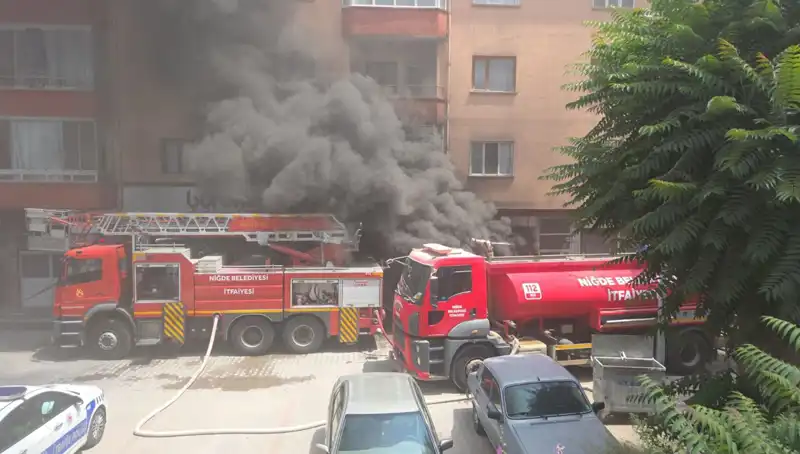 Niğde'de Beyaz Eşya Deposunda Korkutan Yangın: Neler Yaşandı?