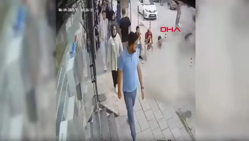 TIR Patiği Patladı: Sokaklarda Aniden Ortaya Çıkan Panik