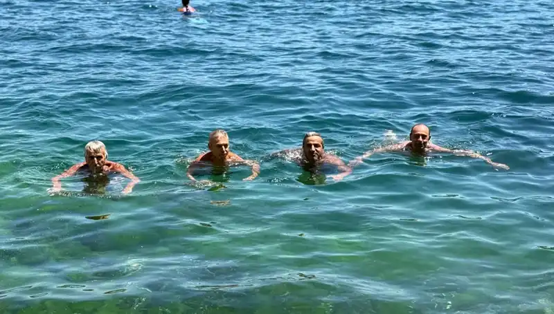 Sıcak Havadan Bunalanların Yeni Sığınağı: Plajlar Dolu!