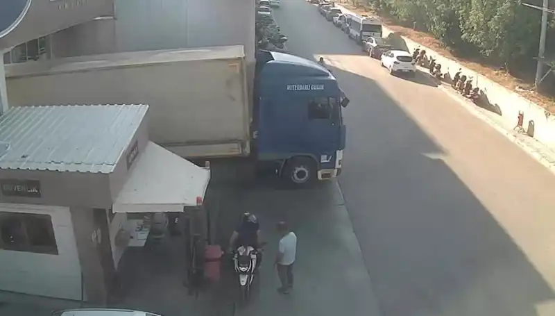 Nakliye Şebekesinde Şok Operasyon: Milyonlarca Liralık Kaçak Ürün Ele Geçirildi