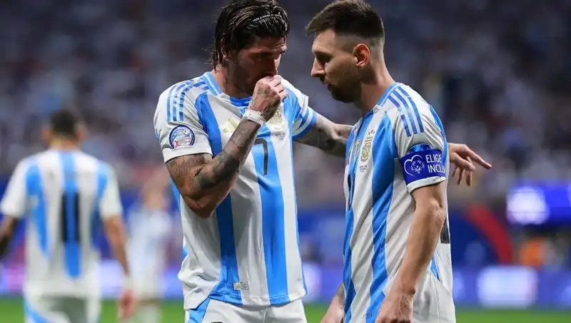 Rodrigo de Paul, Messi'nin Yanında Buluştu: Futbolun Nabzı Burada Atıyor!