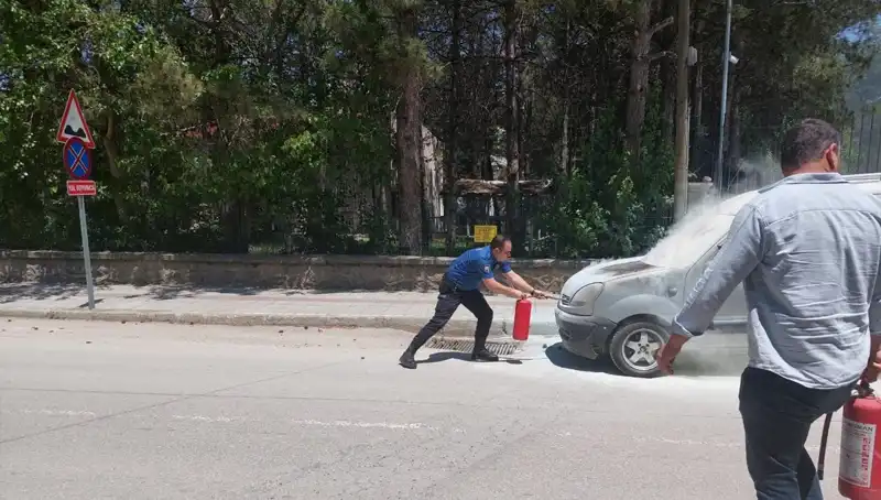Emniyet Binası Önünde Yangın: Polisi Şaşırtan Olay!
