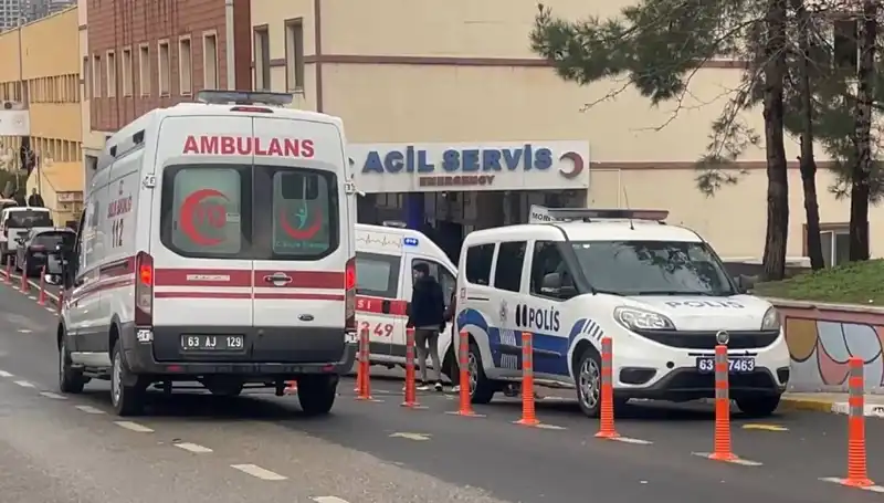 Şanlıurfa'da Elektrik Akımına Kapılan Genç Direkten Düştü