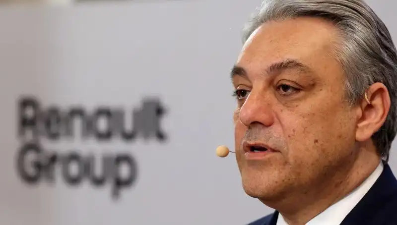 Renault'da Beklenmedik İstifa: Olayın Arkasındaki Sebepler Neler?