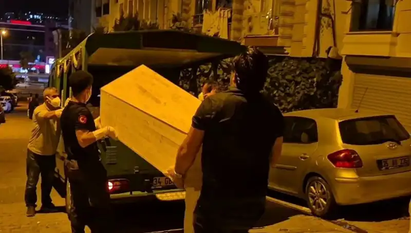 Esenyurt'ta Gizemli Ölüm: Kadın Cesedi Bulundu!