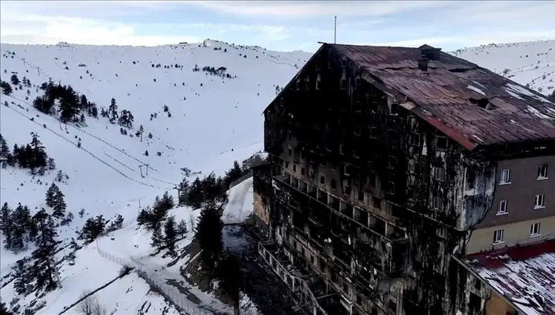 Kartalkaya'da Yangın Faciası: 8 Yerleşim Yeri Tahliye Edildi