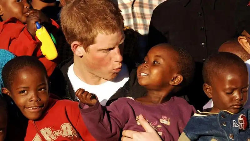 Prens Harry’nin 20 Yıllık Afrika Destanı: Yardım Kuruluşundan Şok İstifa!
