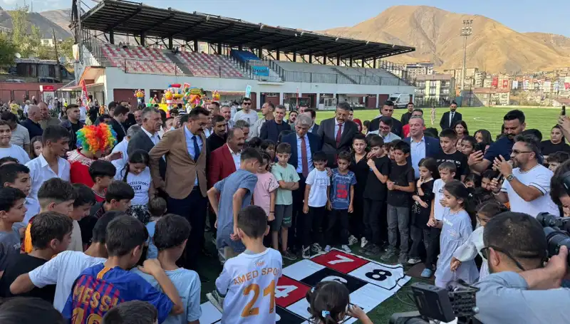 Hakkari'de Geleneksel Anadolu Şenliği: Coşku ve Kültür Bir Arada