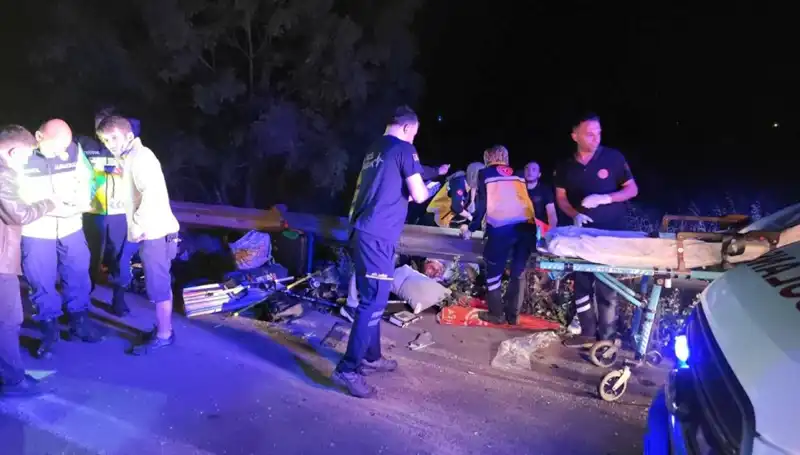 Minibüs Kazasında Yolcuların Dramı: Hayatta Kalma Mücadelesi
