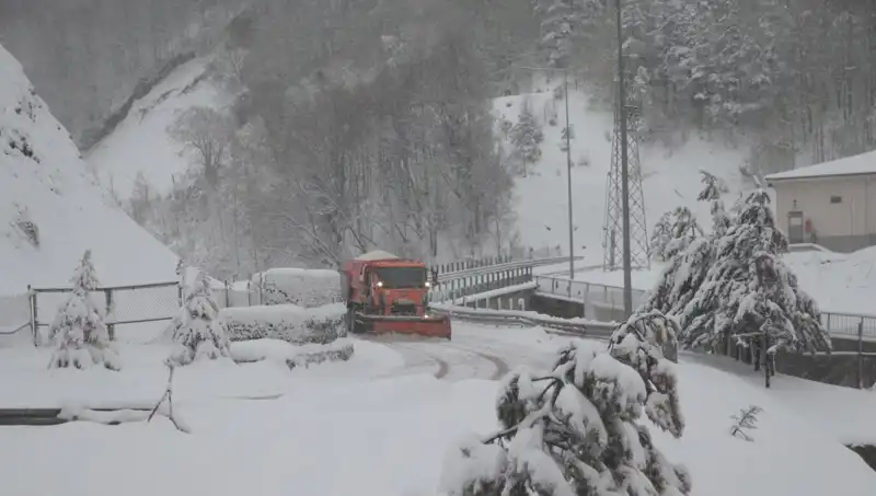 Bolu Dağı'nda Kar Yağışı: Güz Gözlemi, Kış Keyfi ve Maceralar
