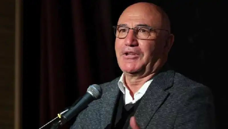 Mahmut Tanal: Sosyal Medyanın Gözdesi Olan Milletvekili Kimdir?