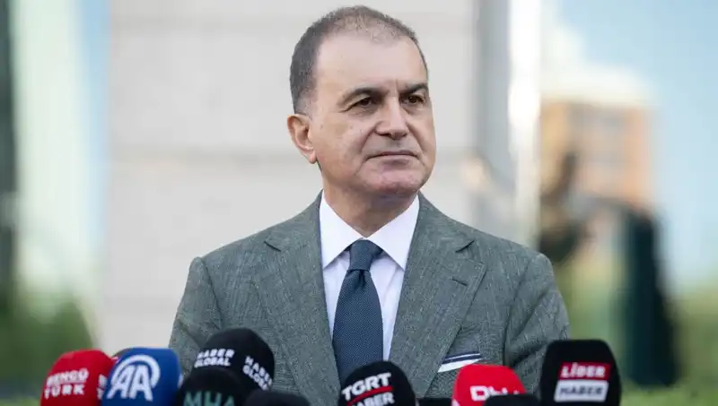 Ömer Çelik'ten Özel'e Tepki: Demokratik Alanı Tehdit Eden Sözler Yok Hükmündedir