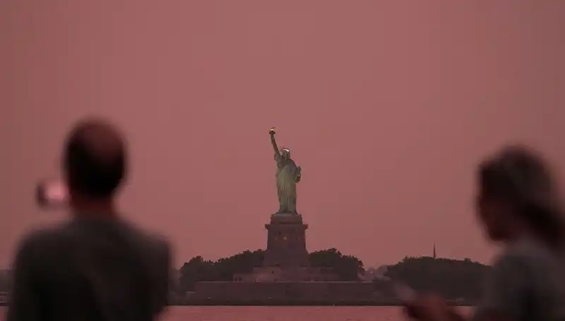 Kanada Yangınları: New York’un Gökyüzünü Karanlığa Boğan Duman