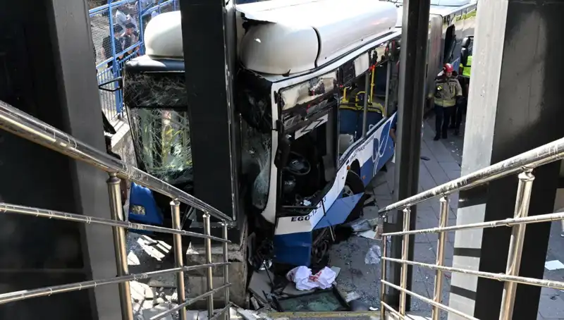 Ankara'da Belediye Otobüsü Kazası: 27 Yaralı ve Bir Ağır Durum