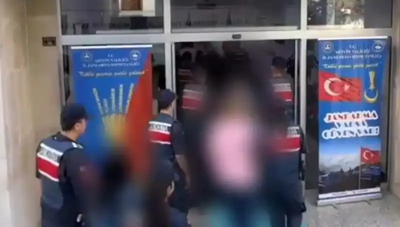 Türkiye Genelinde FETÖ Operasyonu: 30 İl, 65 Gözaltı ve Tutuklama