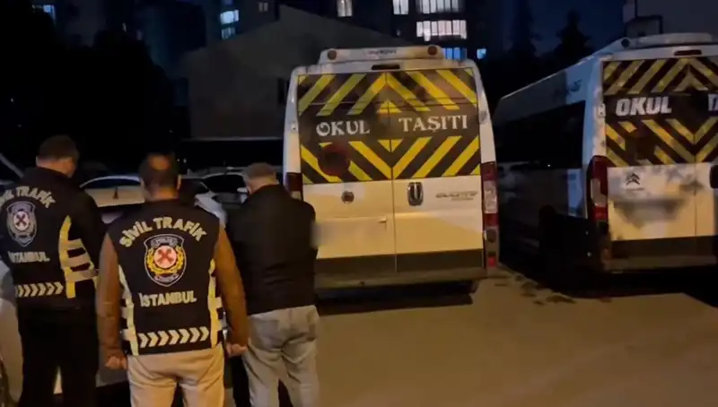 İki Servis Sürücüsünün Yakalanması: Görüntülerdeki Şok Edici Olay