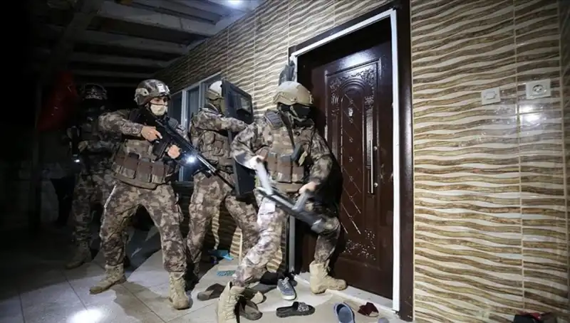 Türkiye'de Suç Örgütlerine Sert Darbe: 158 Şüpheli Yakalandı