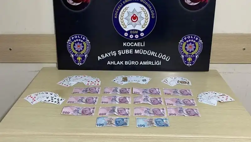 Kocaeli'de Kumar Yasaklarına Rağmen Kahvehanelere Baskınlar Artıyor
