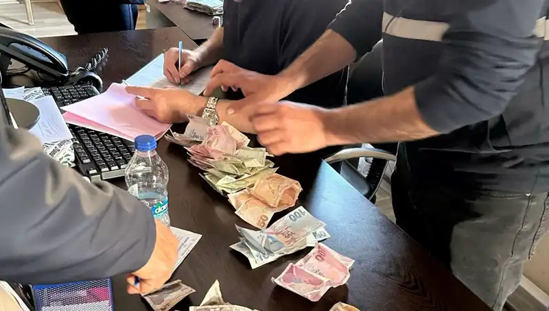 Antalya'da Dilenci Operasyonunda Şok Rakamlar! 19 Bin Lira Ele Geçirildi