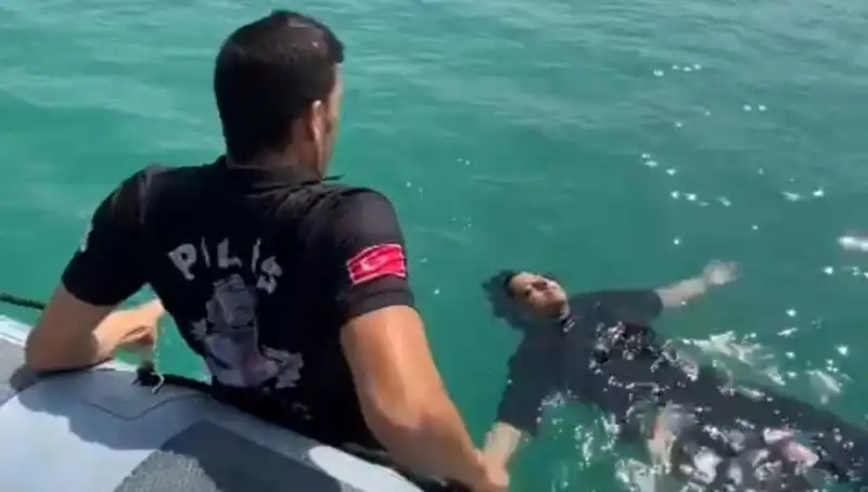 Baraj Gölüne Düşen Kadın Kurtarıcı Gemi Adamlarınca Hayata Döndürüldü!