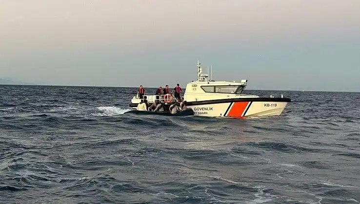 Ayvacık Açıklarında 17 Göçmen Yakalandı: Ne Oluyor?