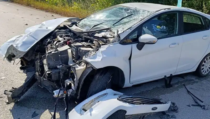 Çanakkale'de Trajik Trafik Kazası: İki Kişi Yaralandı!