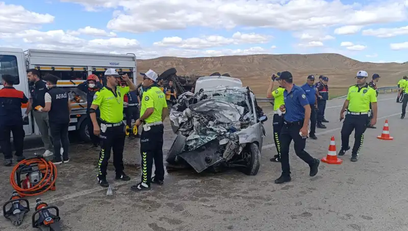 Yozgat'ta Korkunç Trafik Kazası: 3 Can Kaybı, 2 Yaralı