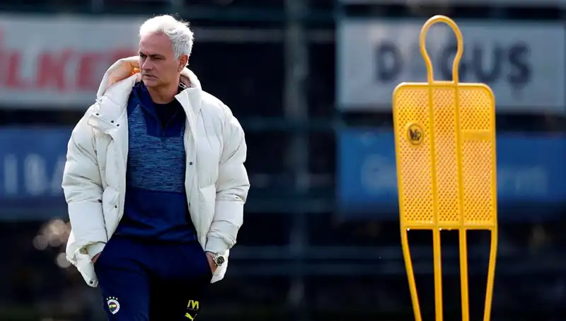 Mourinho'nun Stratejisi: Futbol Dünyasında Şok Etki Yaratan Bir Numara