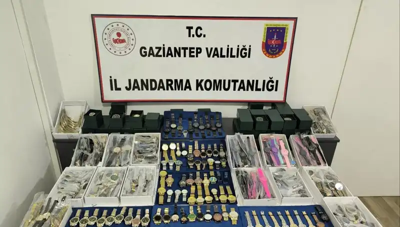 Gaziantep'te Piyasa Değeri 3 Milyon Lira Olan Kaçak Saatlere Büyük Darbe