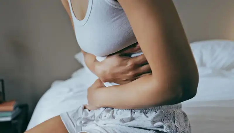 22 Yaşında Bağırsağında Kanser Belirtilerini Göz Ardı Eden Genç Kız