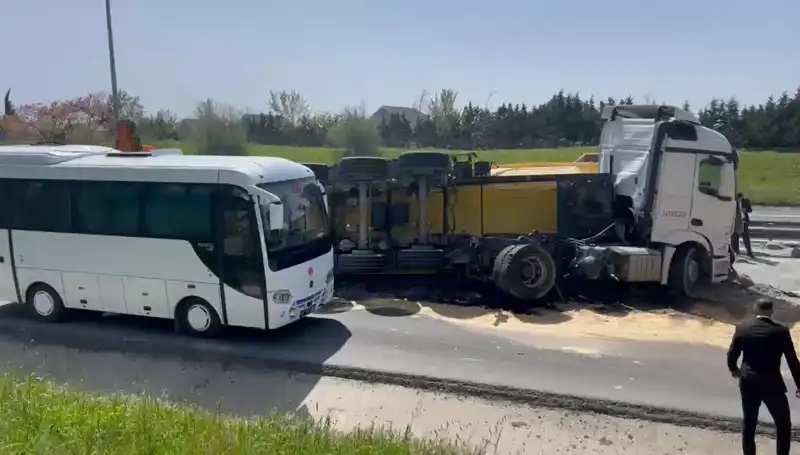 Büyükçekmece TEM Otoyolu'nda Şok Trafik Kazası: 3 Saat Süren Durdurma!