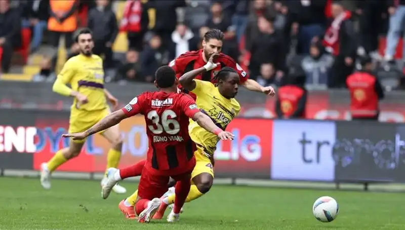 Süper Lig Heyecanı Başlıyor: Haftanın Kritikleri Maçları Sizi Bekliyor!